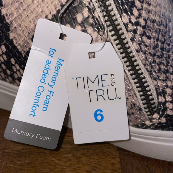 Time & Tru Bootie Sneakers - Picture 9 of 9